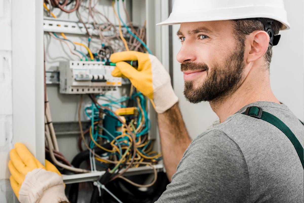 Électricien   : dépannage électrique d’urgence